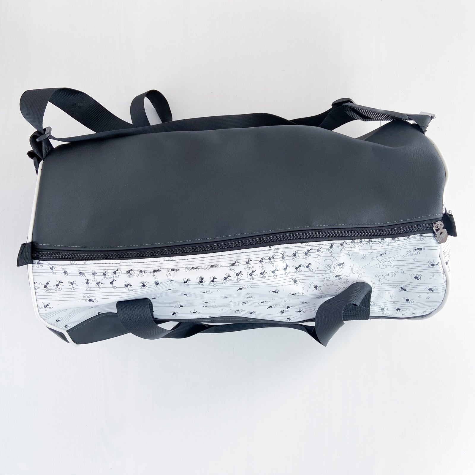 Tin Medium model bag FV1665