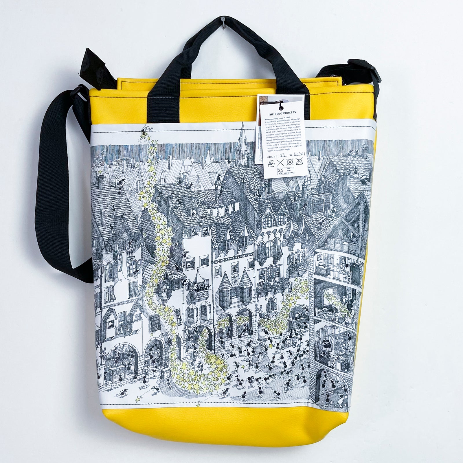 TRAC model shoulder bag with external pocket FV4030