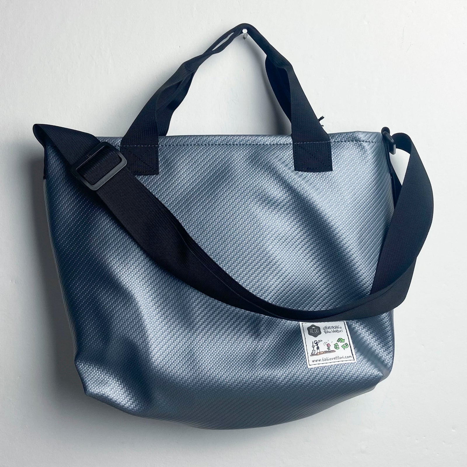 Borsa Tracolla modello FAT con tasca esterna FV4388