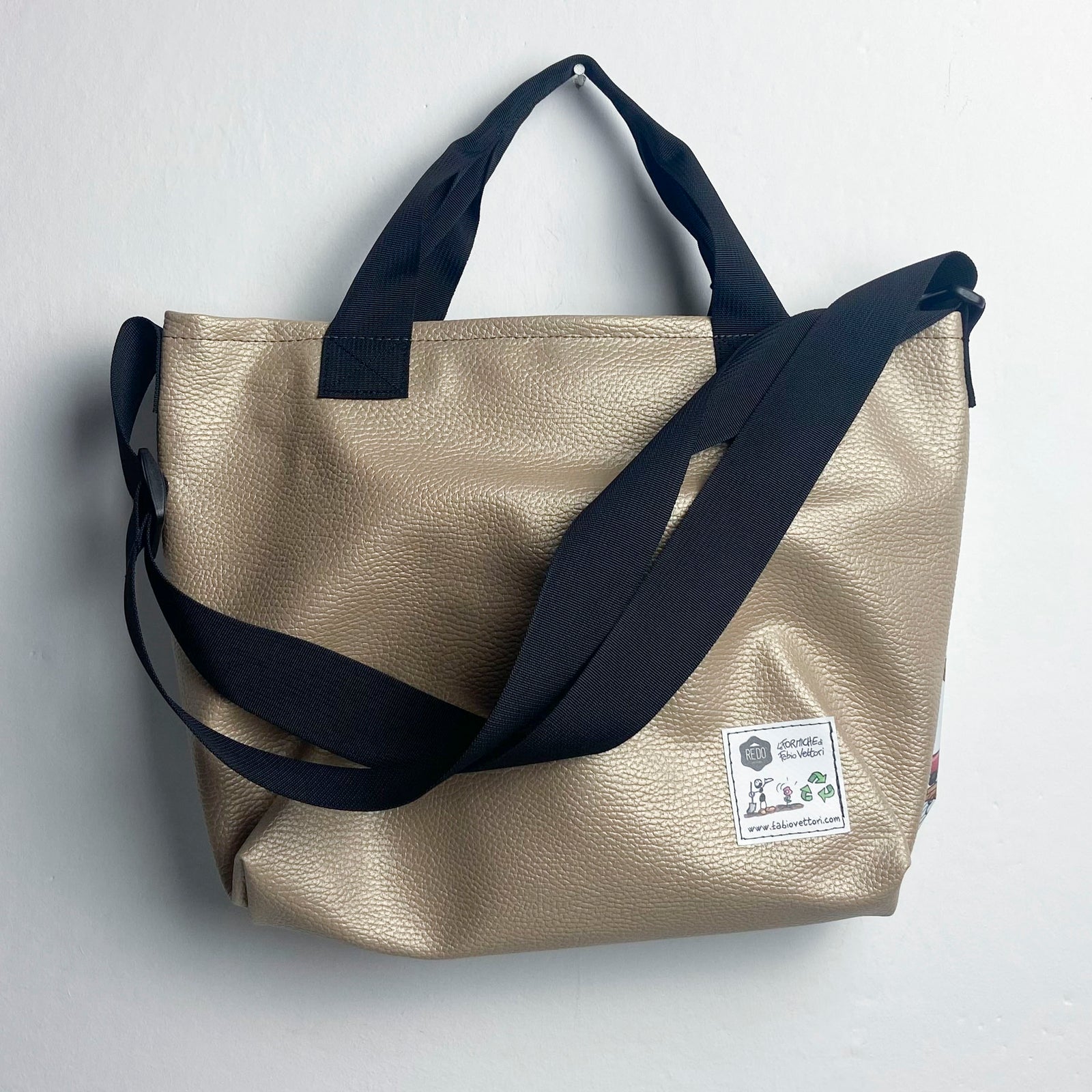 Borsa Tracolla modello FAT con tasca esterna FV4389