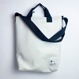 TRAC model shoulder bag with external pocket FV5586