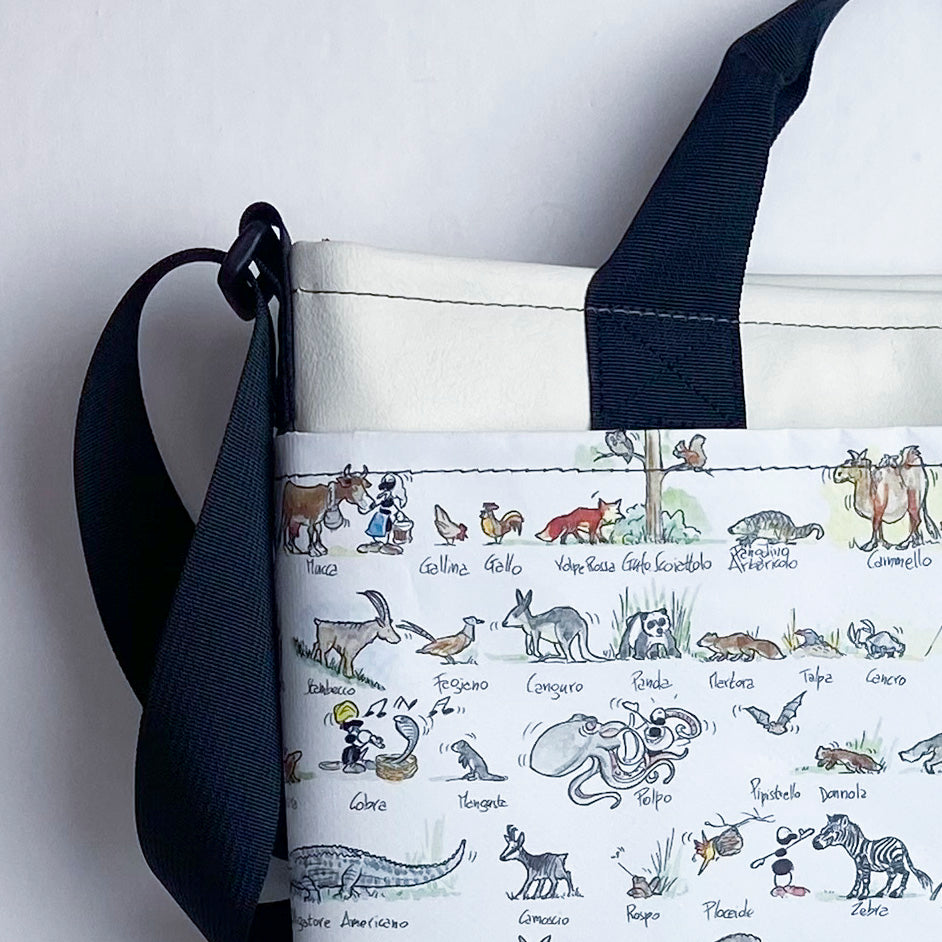 TRAC model shoulder bag with external pocket FV5586