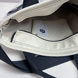 TRAC model shoulder bag with external pocket FV5586
