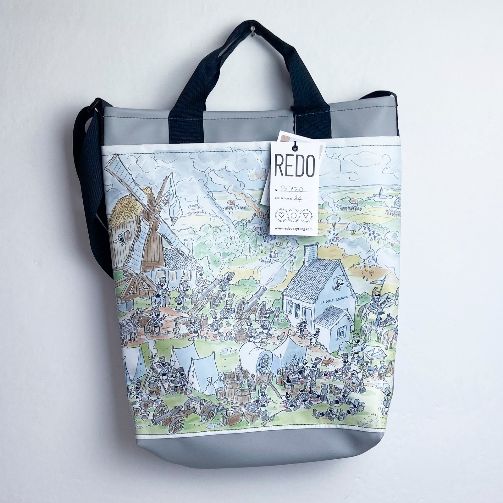 TRAC model shoulder bag with external pocket FV5577