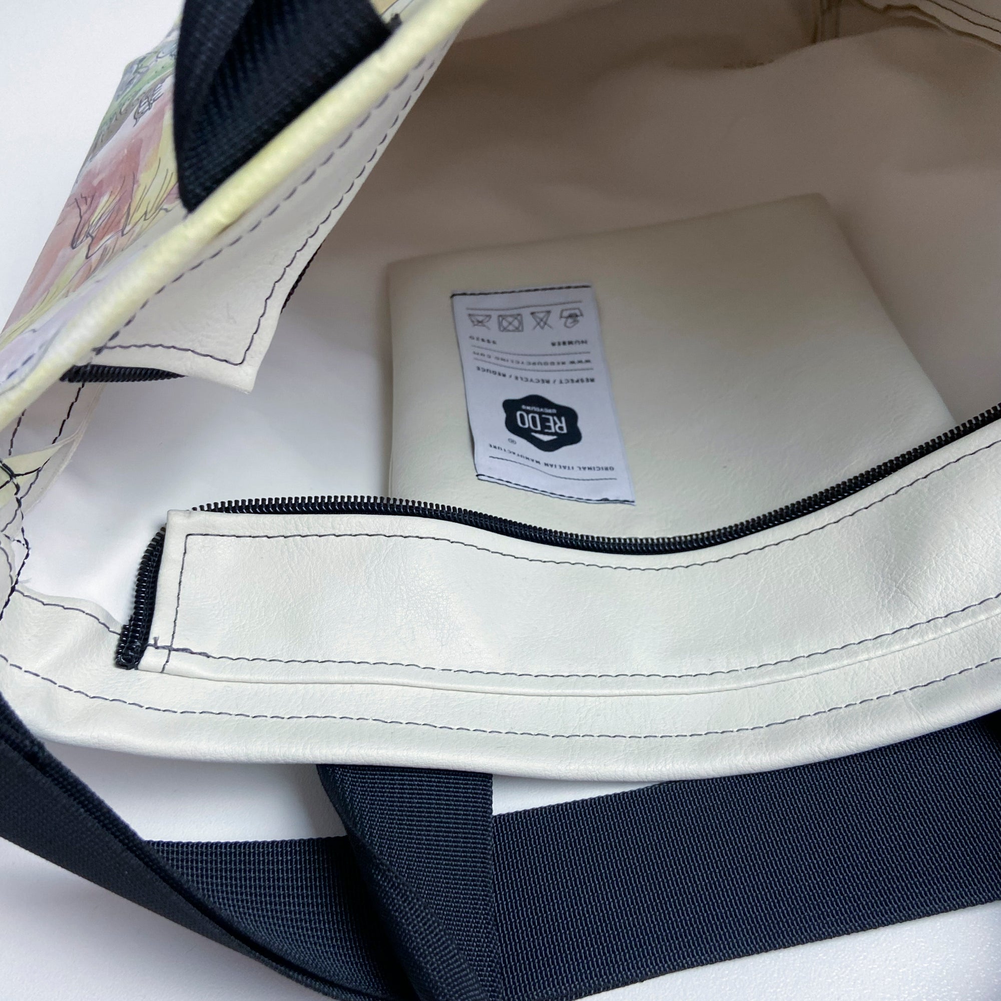 Shoulder bag model TRAC MIX FV5592