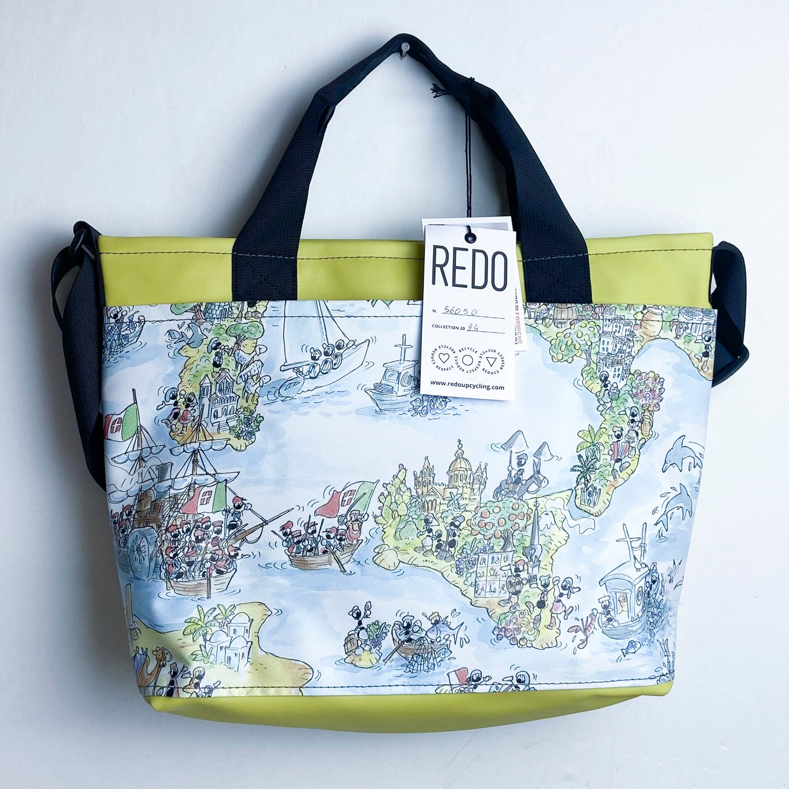 FAT model shoulder bag with external pocket FV5605