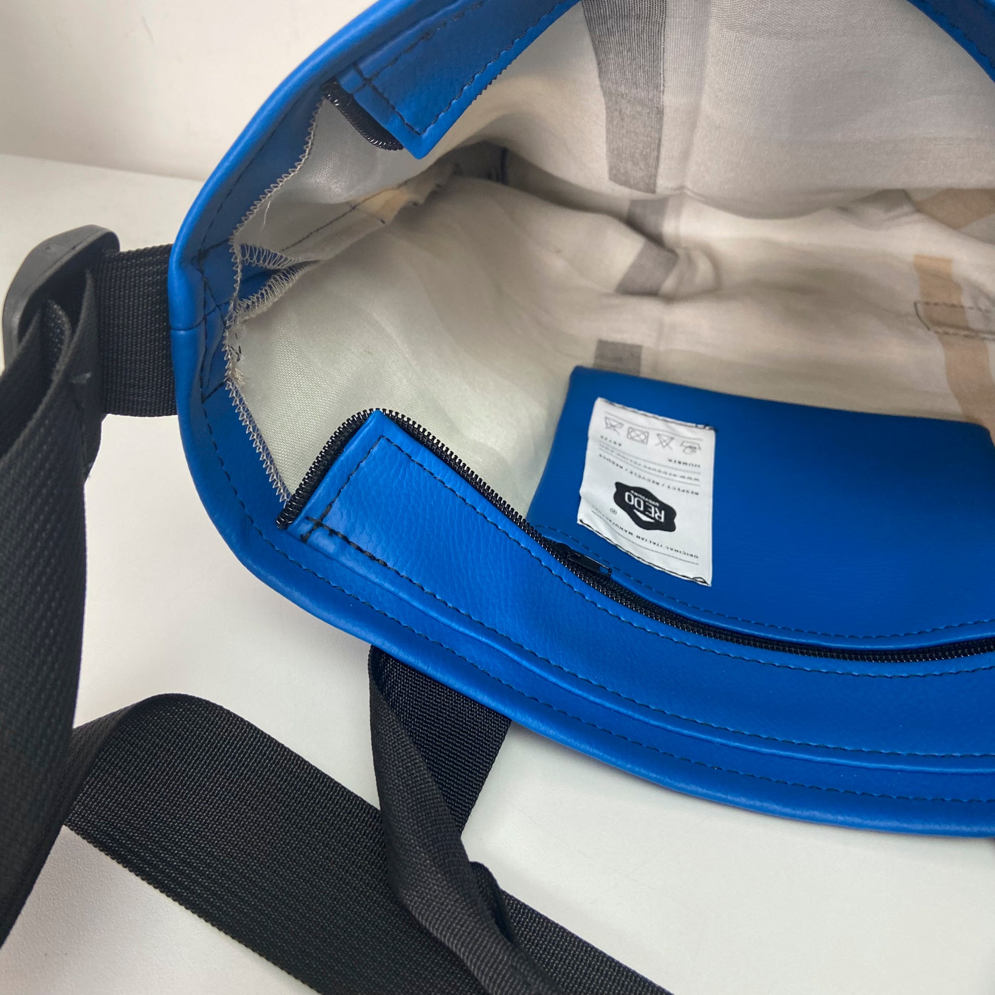 Shoulder bag model TRAC MIX FV5591