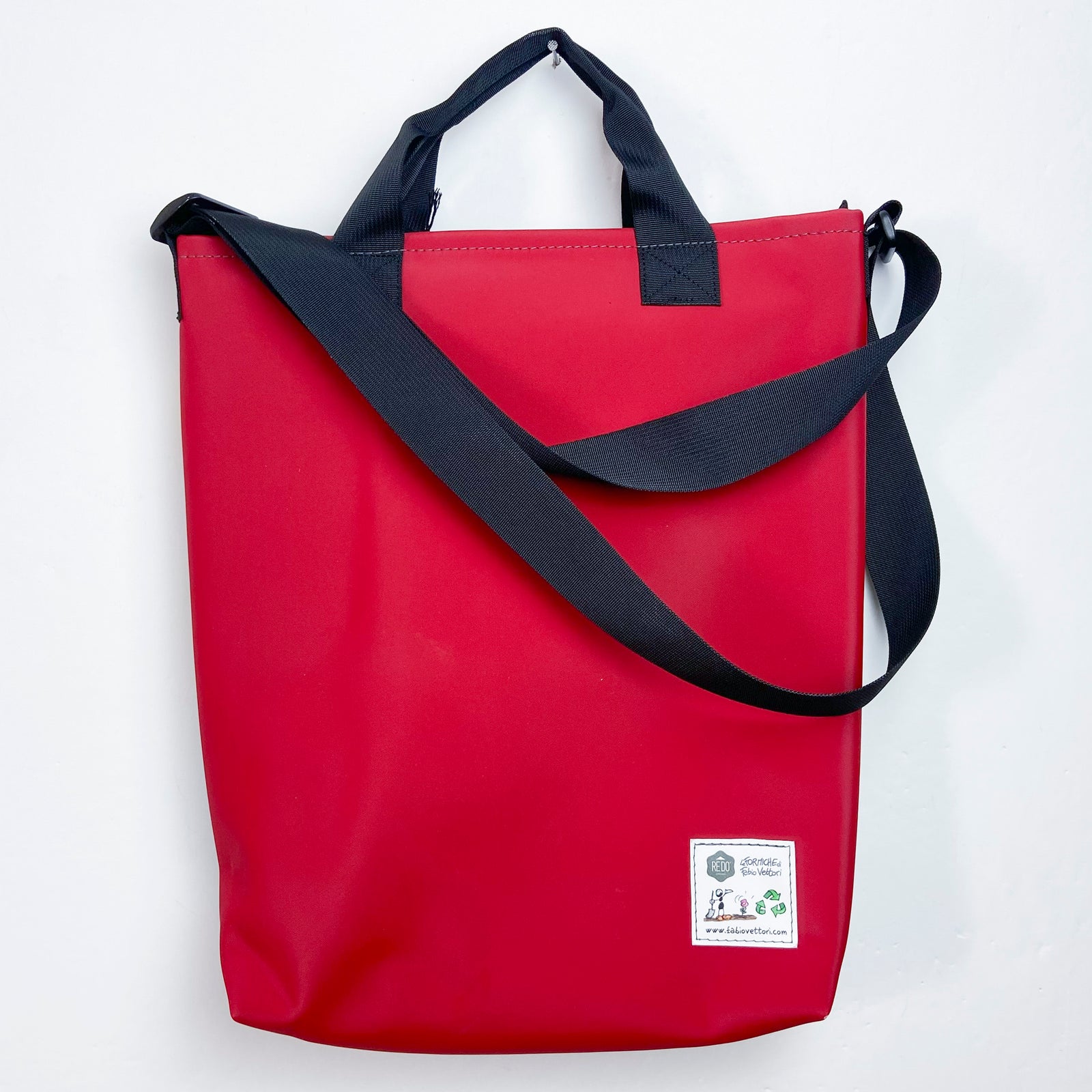 TRAC model shoulder bag with external pocket FV6727