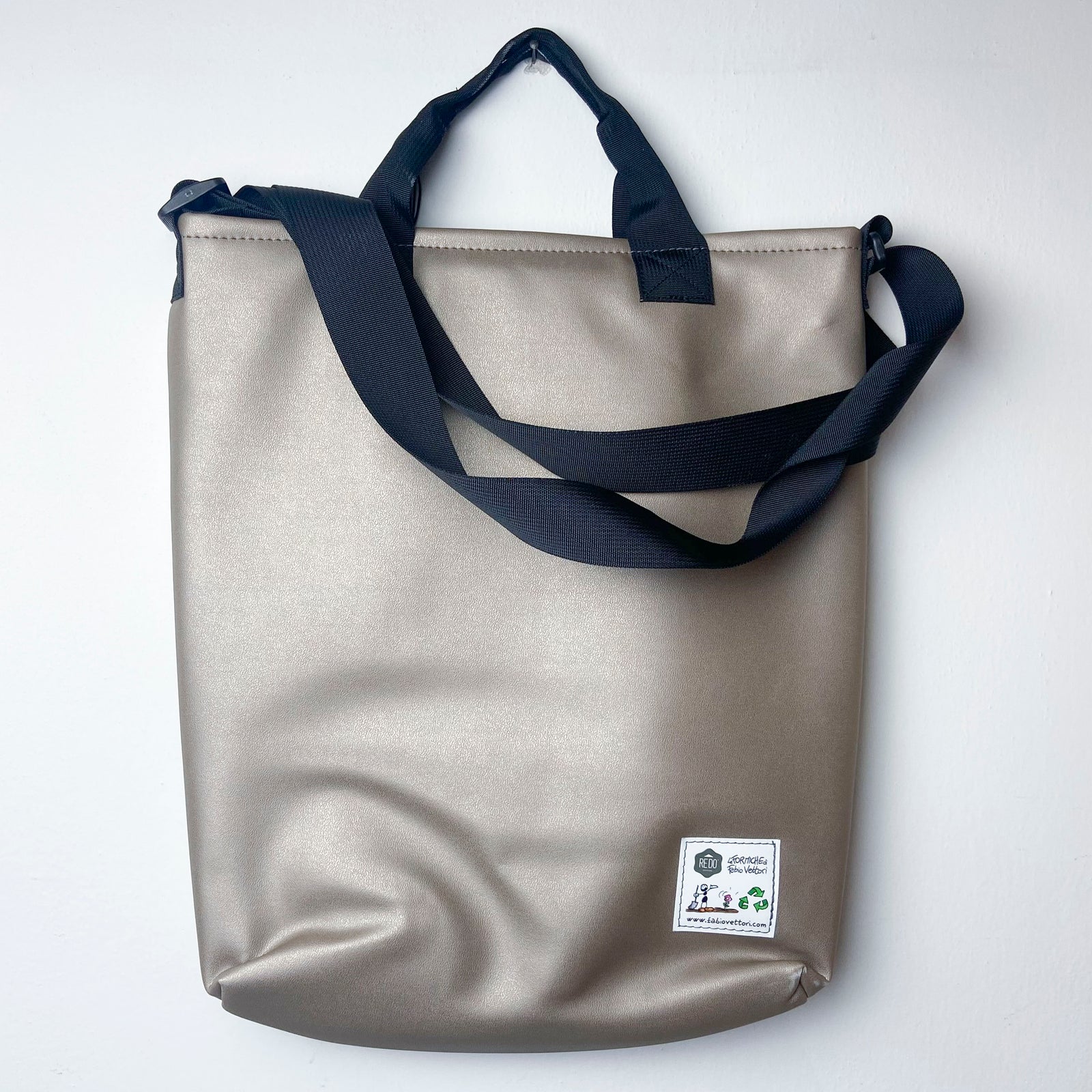 TRAC model shoulder bag with external pocket FV8103