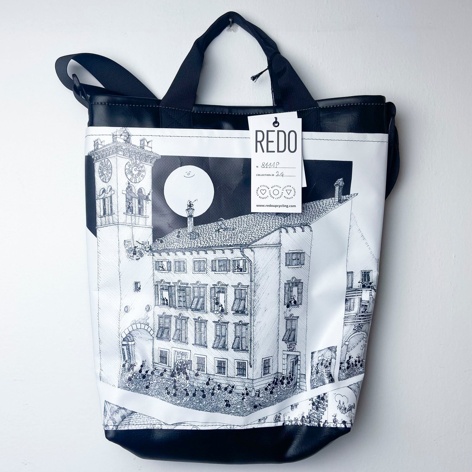 TRAC model shoulder bag with external pocket FV8111