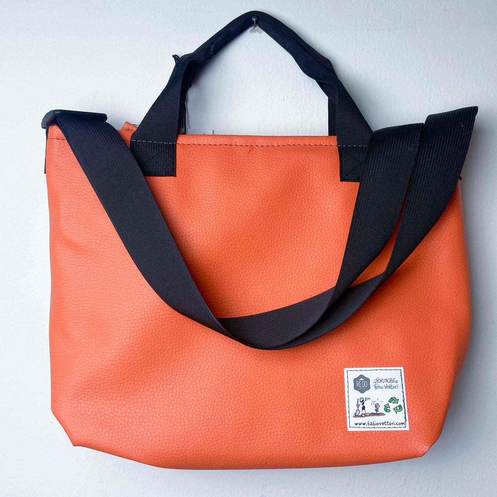 FAT model shoulder bag with external pocket FV8112