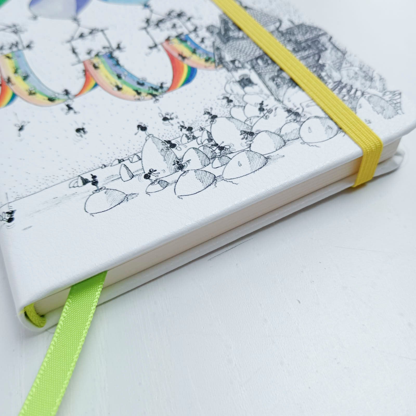 Taccuino Artistico – Sketchbook Formato A6 Soggetto "Arcobaleno" (FV44-02)