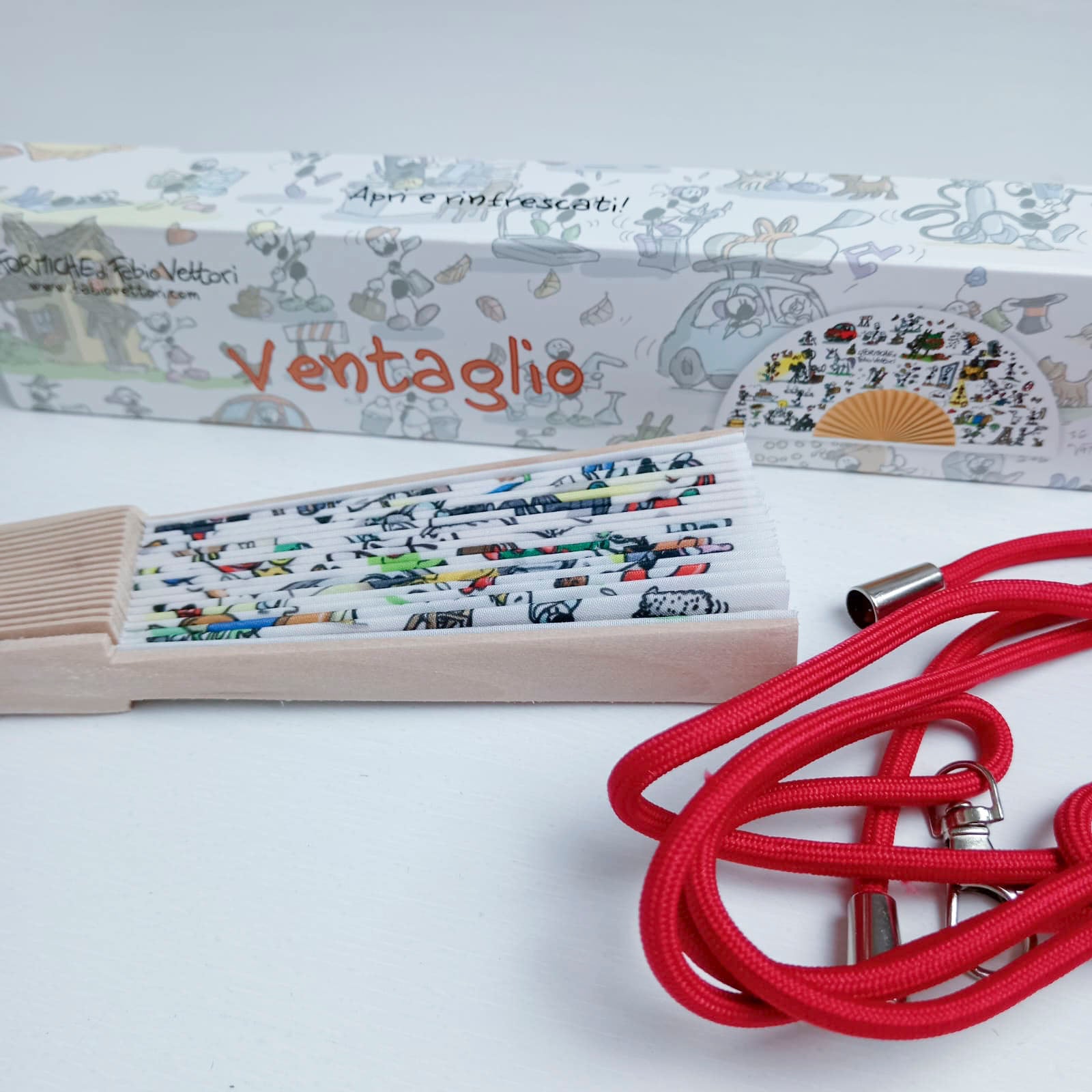 Ventaglio in tessuto con cordino da collo soggetto "Tu che formica sei?" (FV54-01)