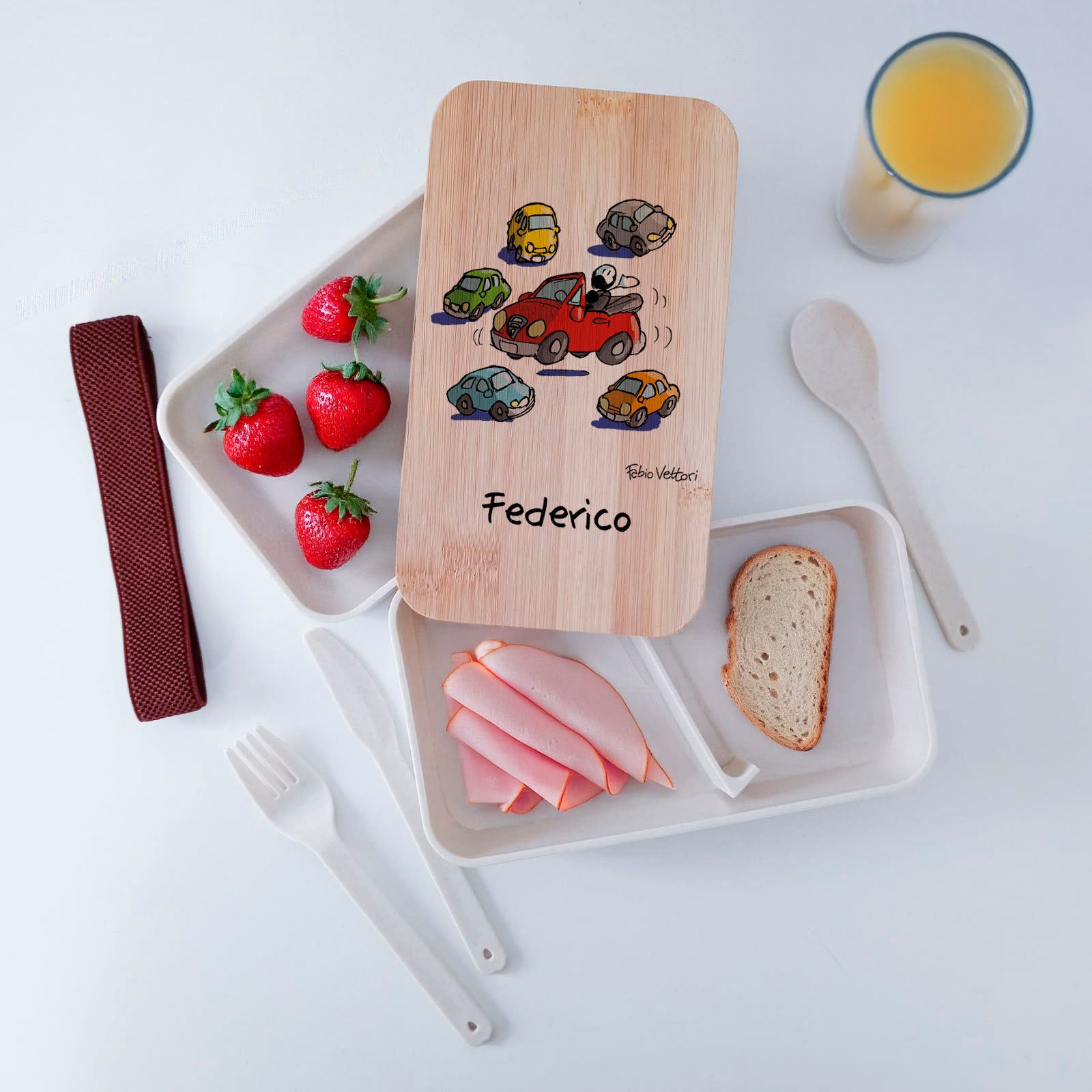 Scatola Porta Pranzo con coperchio in bambù e Posate Personalizzata soggetto "Macchinine"