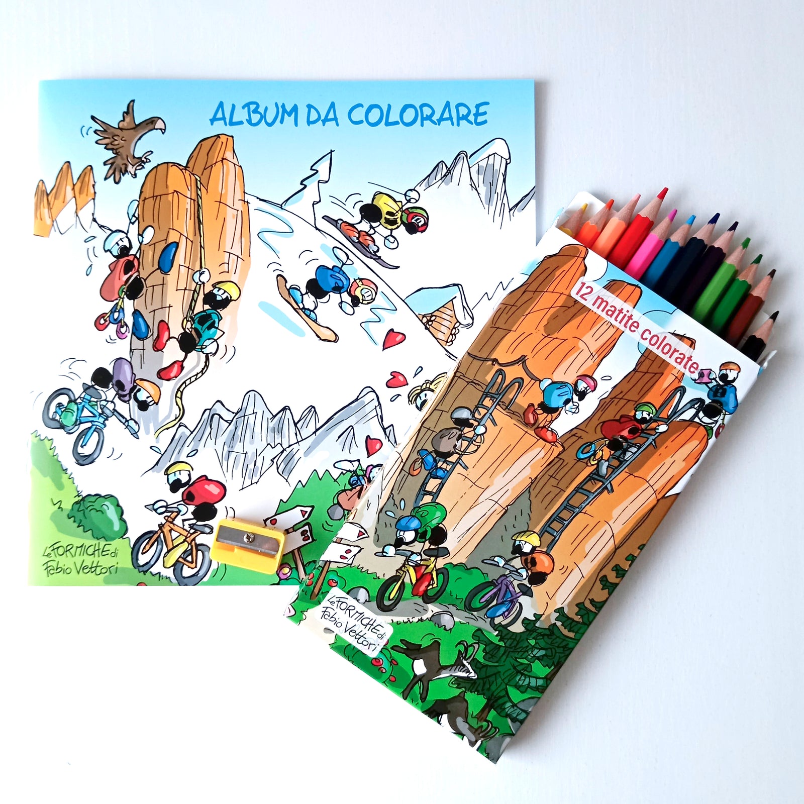 Kit Album da colorare +  Scatola da 12 matite colorate + Temperino