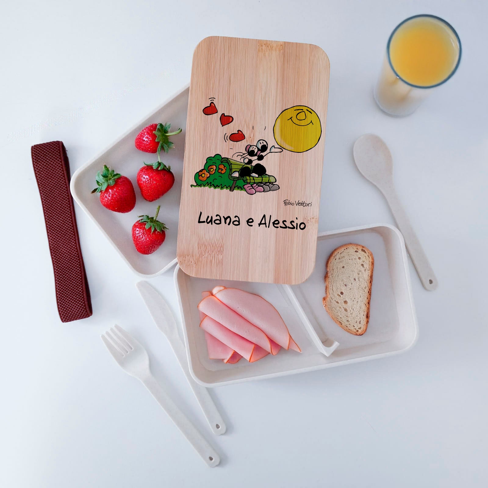 Scatola Porta Pranzo con coperchio in bambù e Posate Personalizzata soggetto "Serenata"