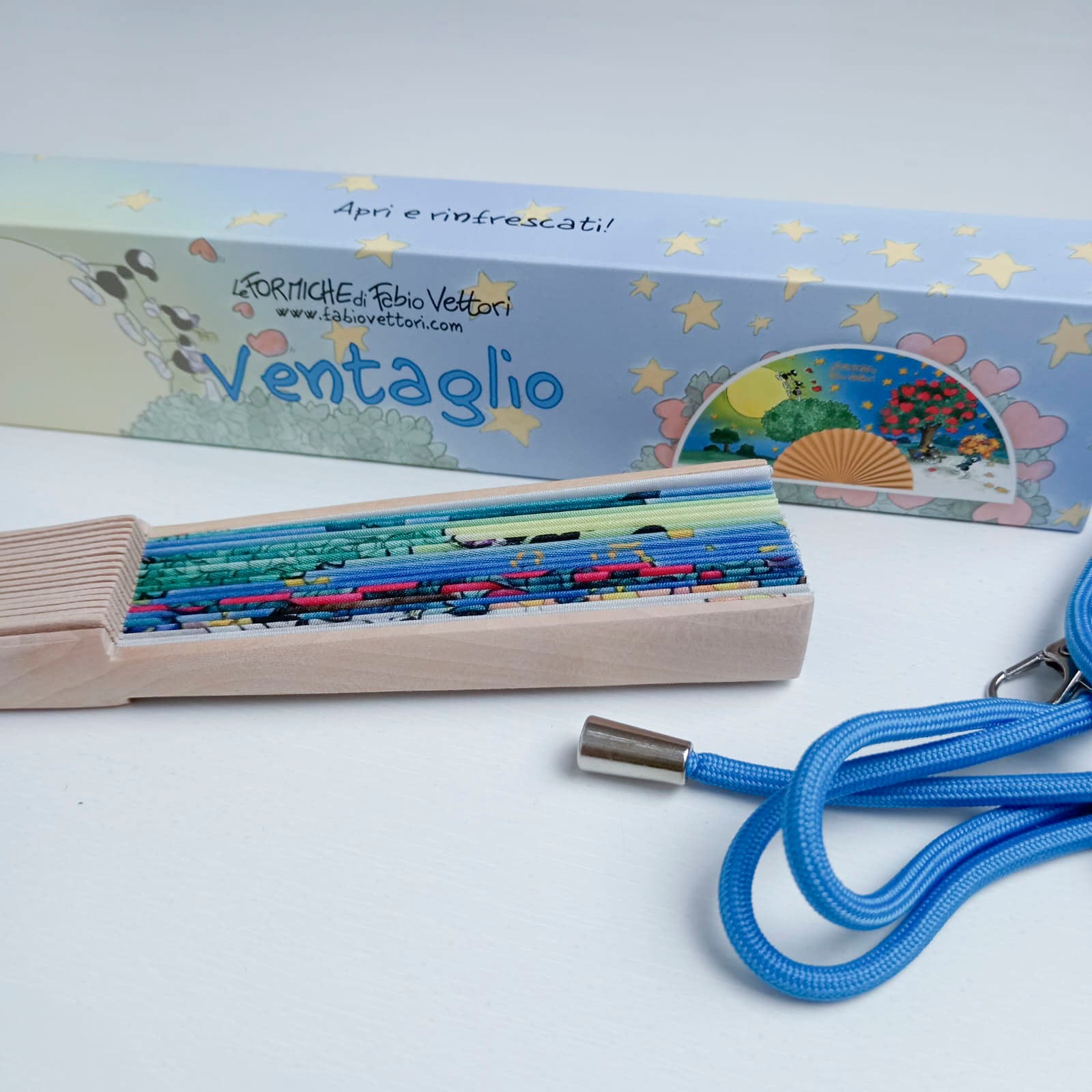 Ventaglio in tessuto con cordino da collo soggetto "Albero Innamorati" (FV54-03)