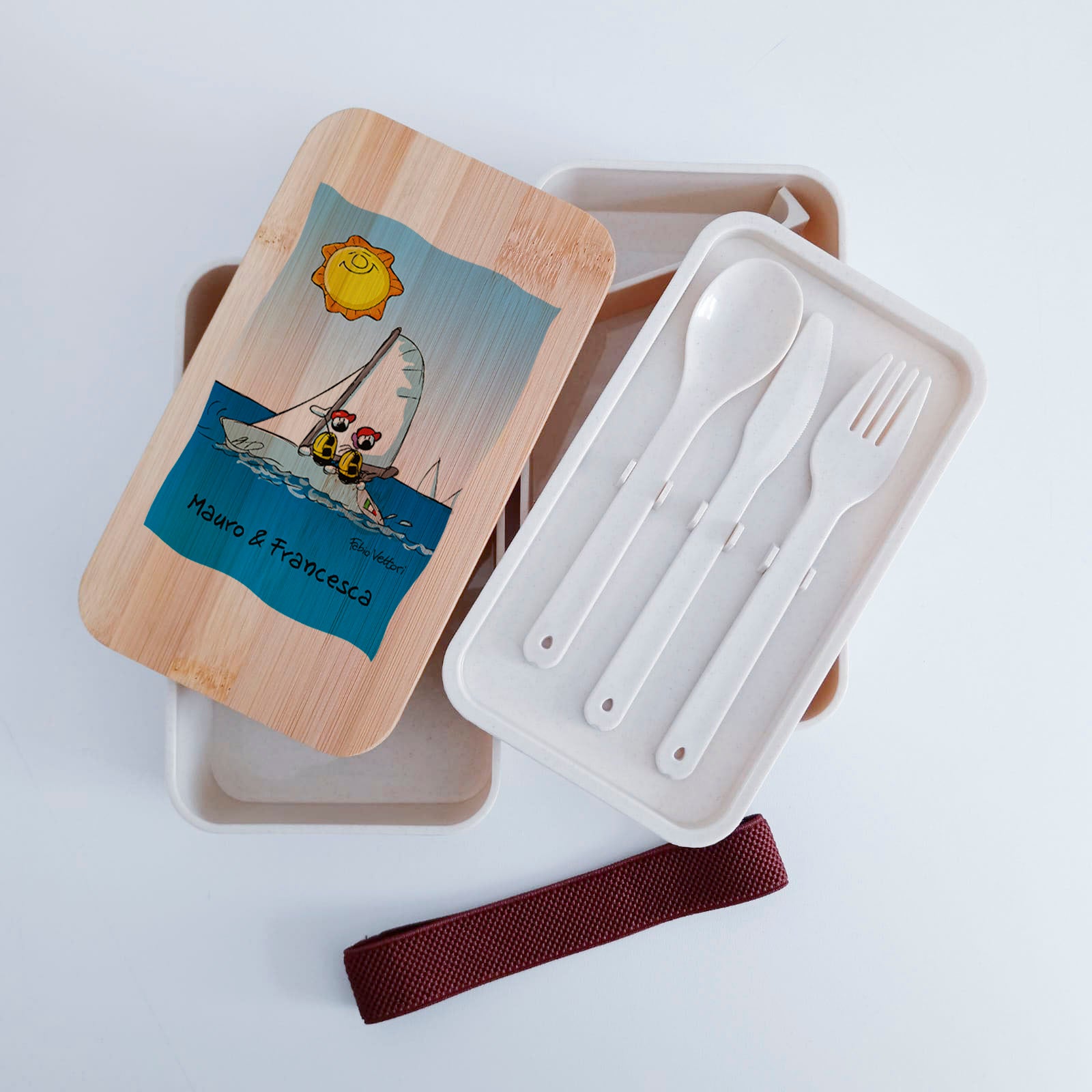 Scatola Porta Pranzo con coperchio in bambù e Posate Personalizzata soggetto "Barca a vela"