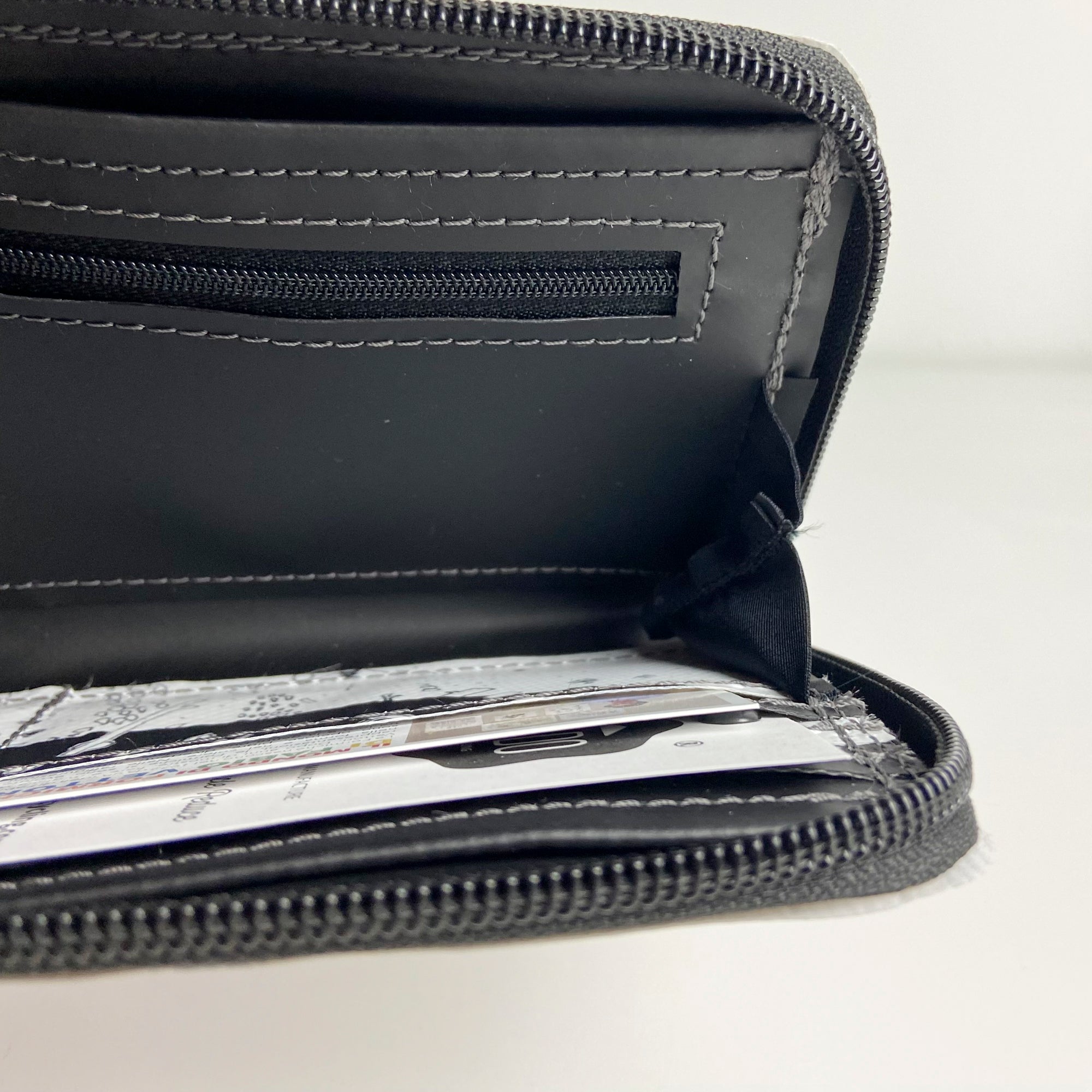 Women's wallet model D-WALLET FV4197