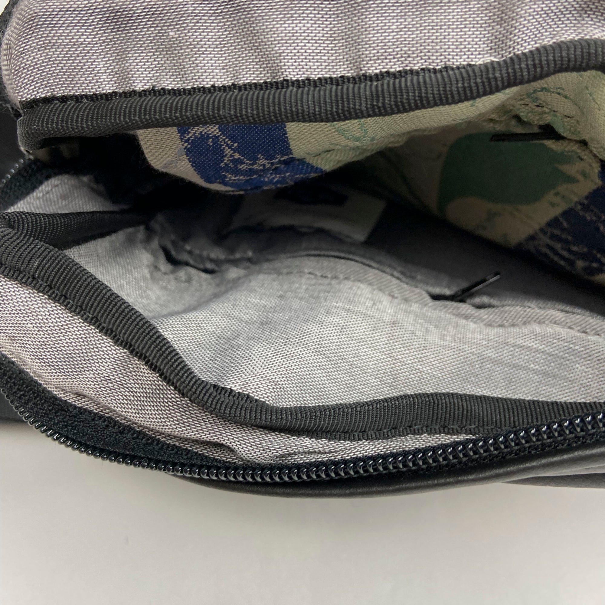 Shoulder bag model TRIO FV9038